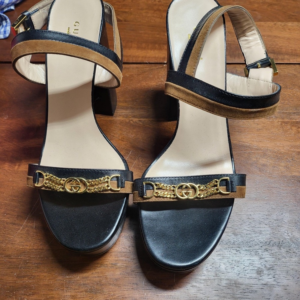 Gucci Heels Womens Size 8.5 Black‎ Suede Leather Block Strappy GG Chain Logo